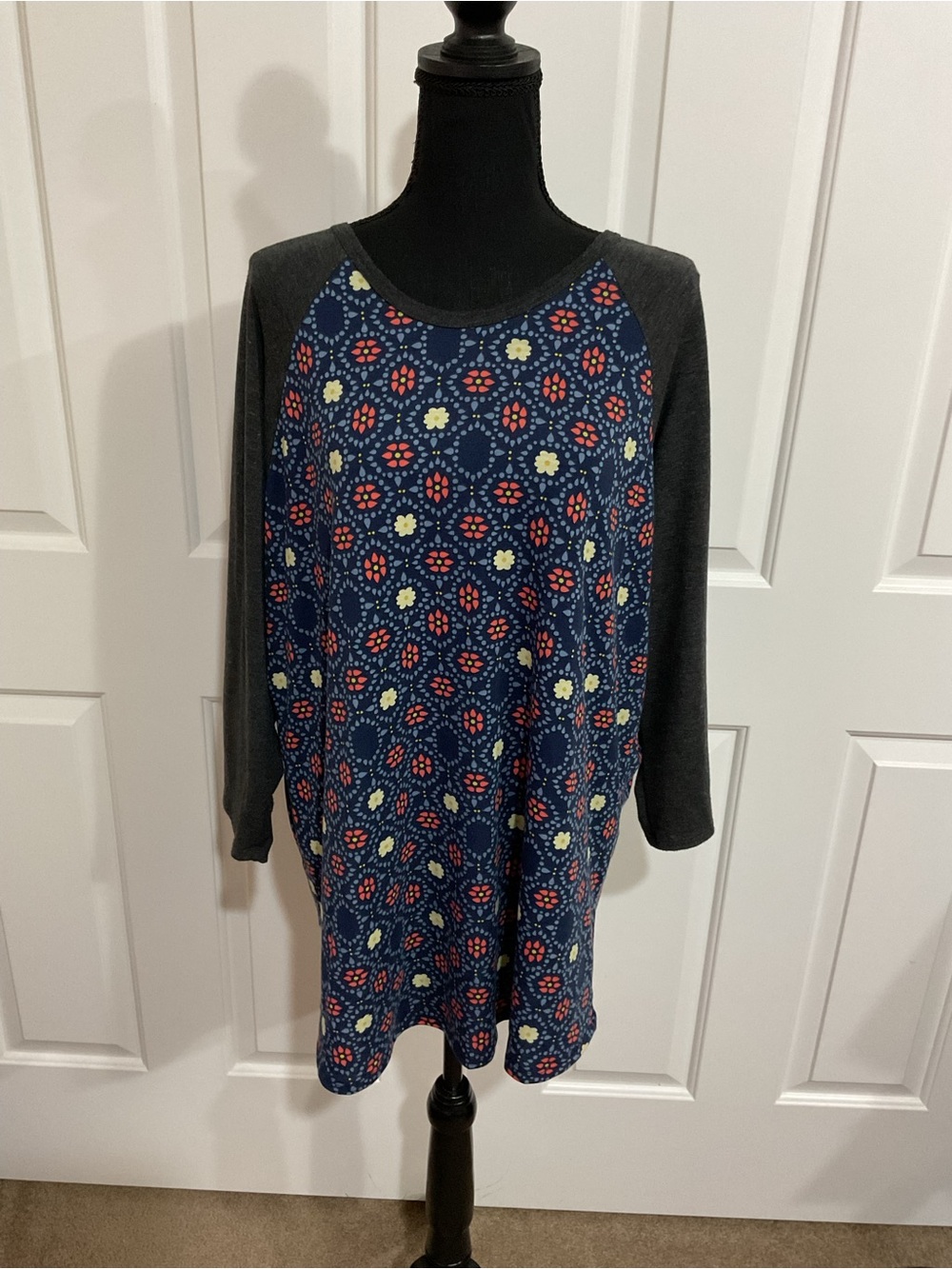 LuLaRoe 3X colorful Randy T